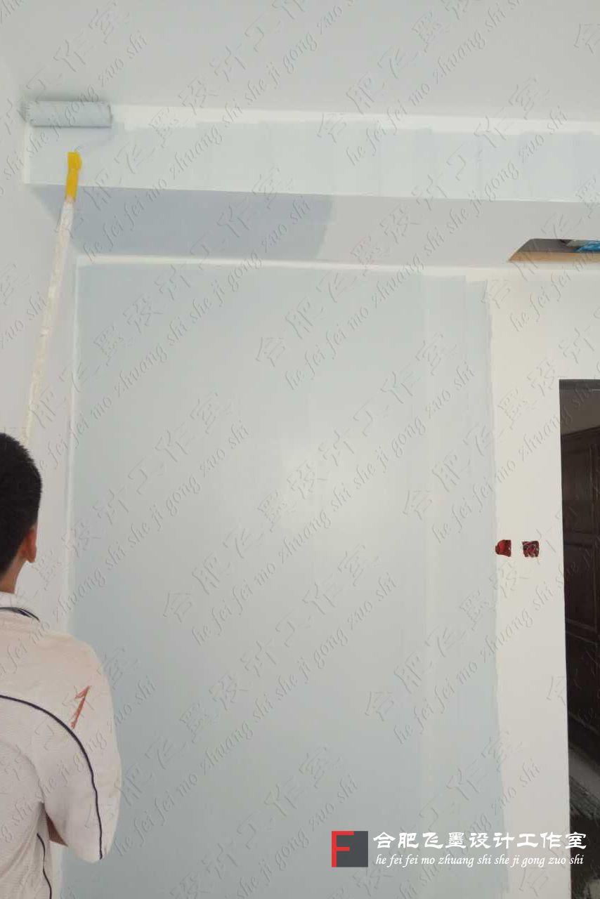 我家不贴壁纸只刷墙漆(我家不贴壁纸只刷墙漆行吗)