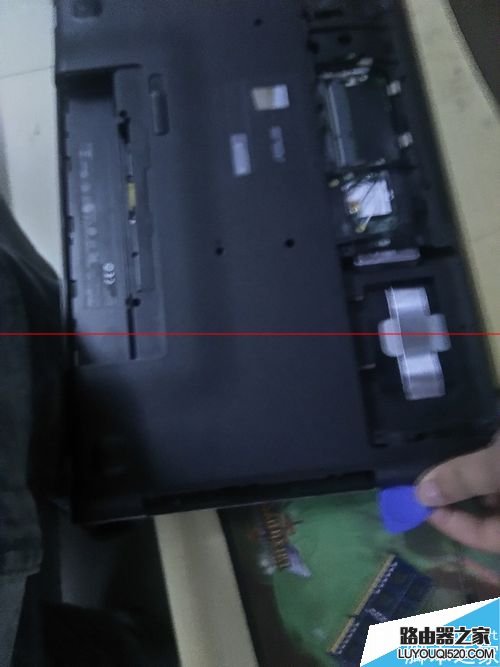 笔记本怎么安装固态硬盘同时保留机械硬盘